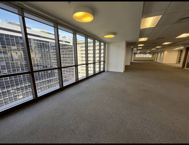 2,004M² OFFICE TO LET IN FORESHORE